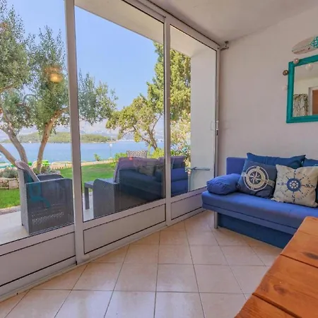 Lumbarda Resort Apartments *